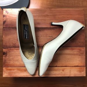 VINTAGE Stuart Weitzman || Beige Pumps